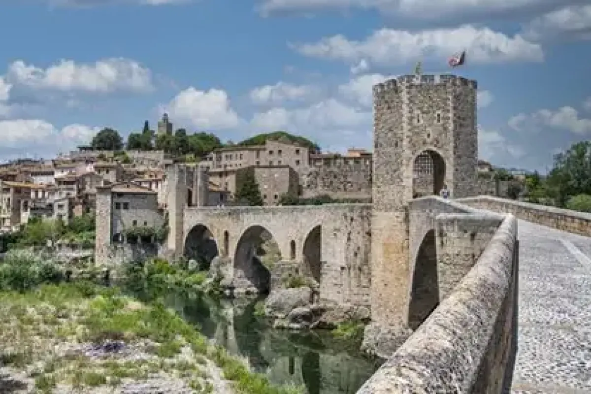 Huși - Girona