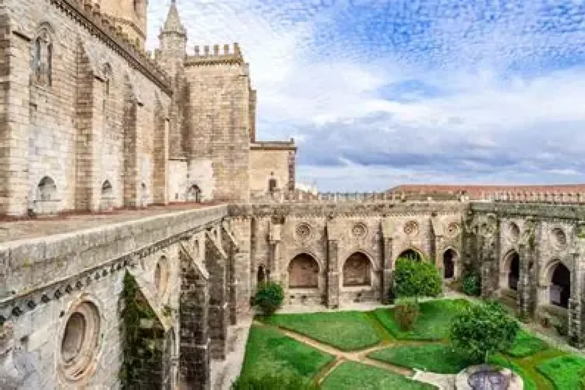 Lyon - Evora