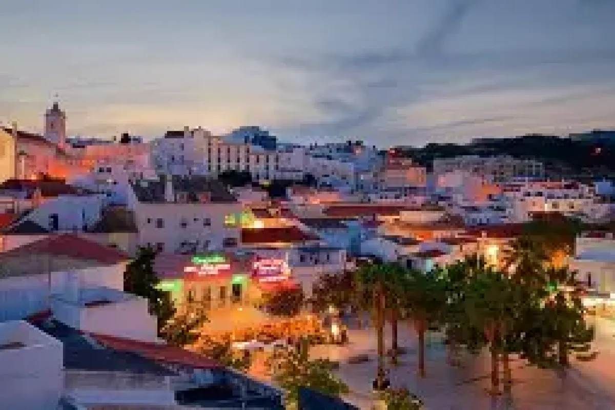 Huși - Albufeira